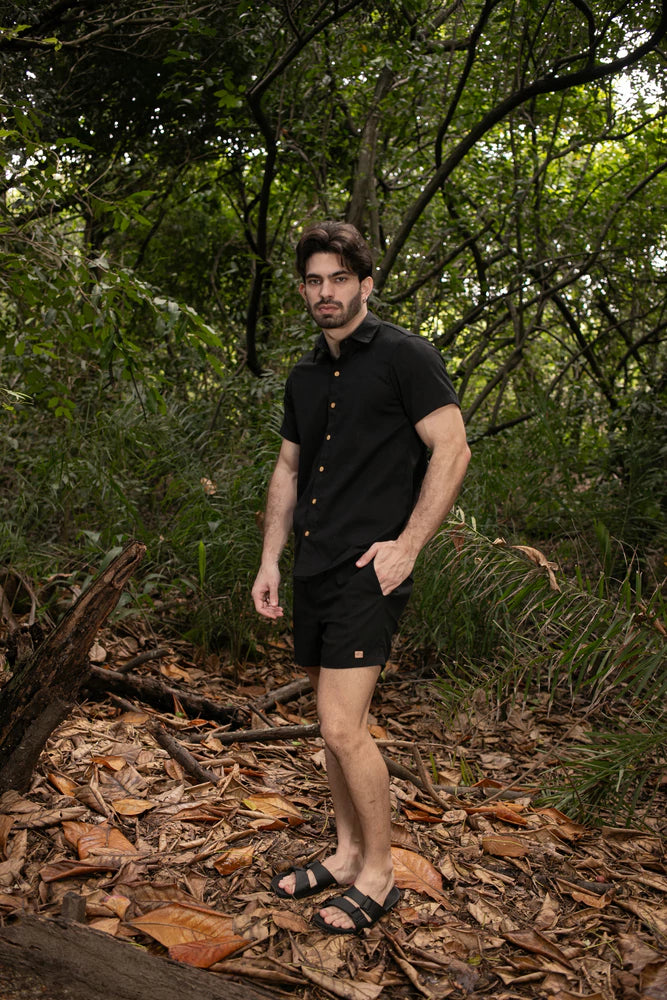 Short Preto em Linho Curto